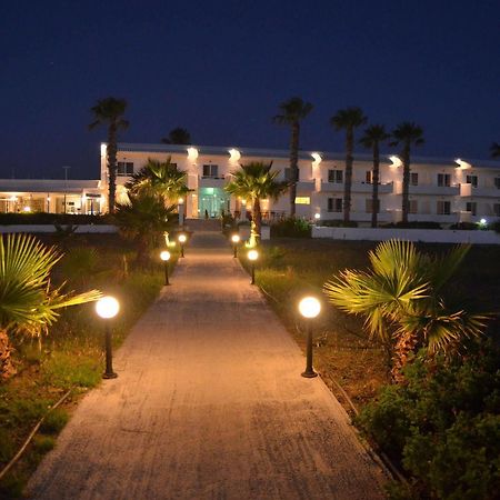 Costa Angela Seaside Resort מראה חיצוני תמונה