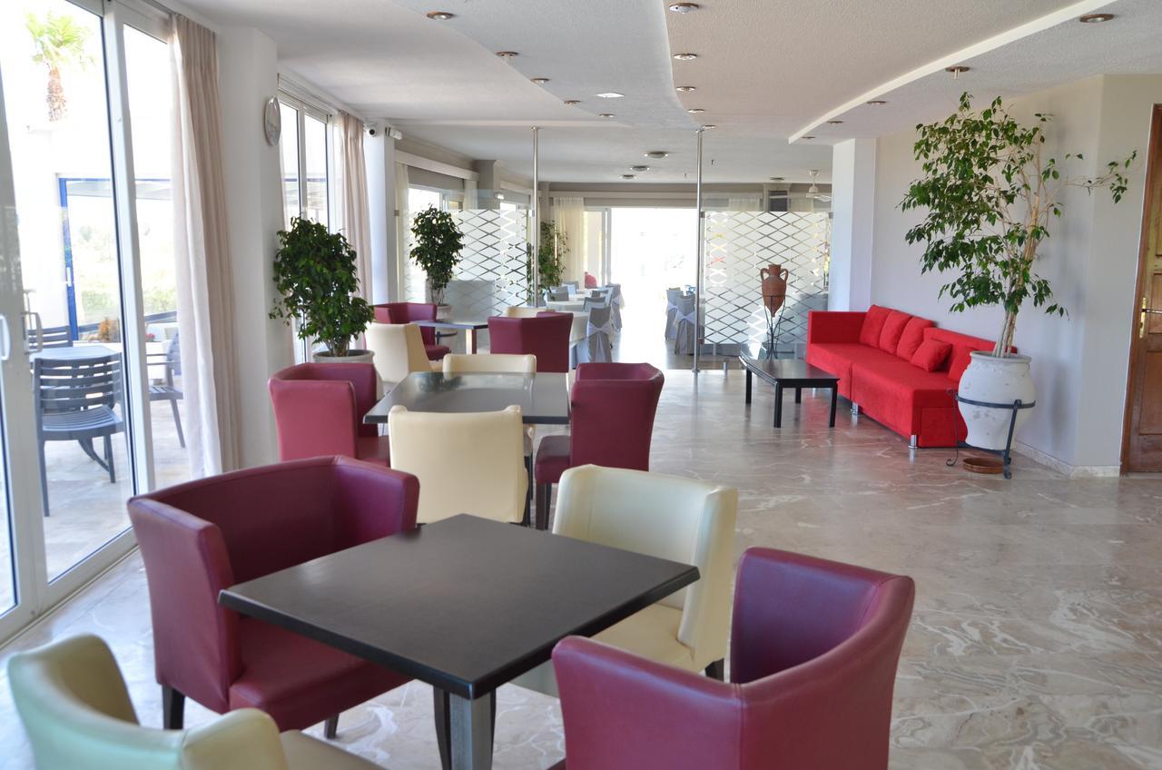 Costa Angela Seaside Resort מראה חיצוני תמונה