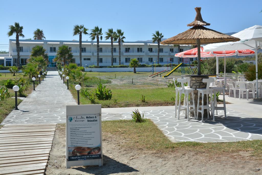Costa Angela Seaside Resort מראה חיצוני תמונה